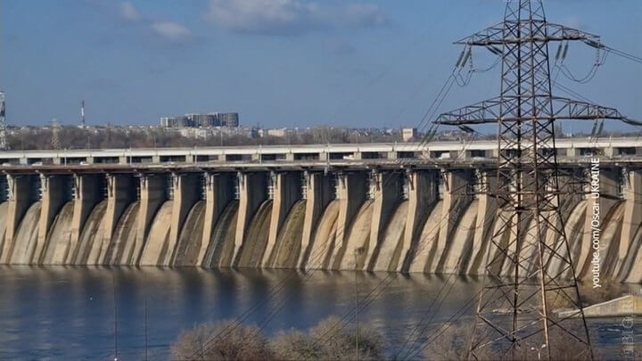 Водохранилища днепра. Днепр река. Днепропетровское водохранилище. Украинское водохранилище. Плотина Каховское водохранилище фото.